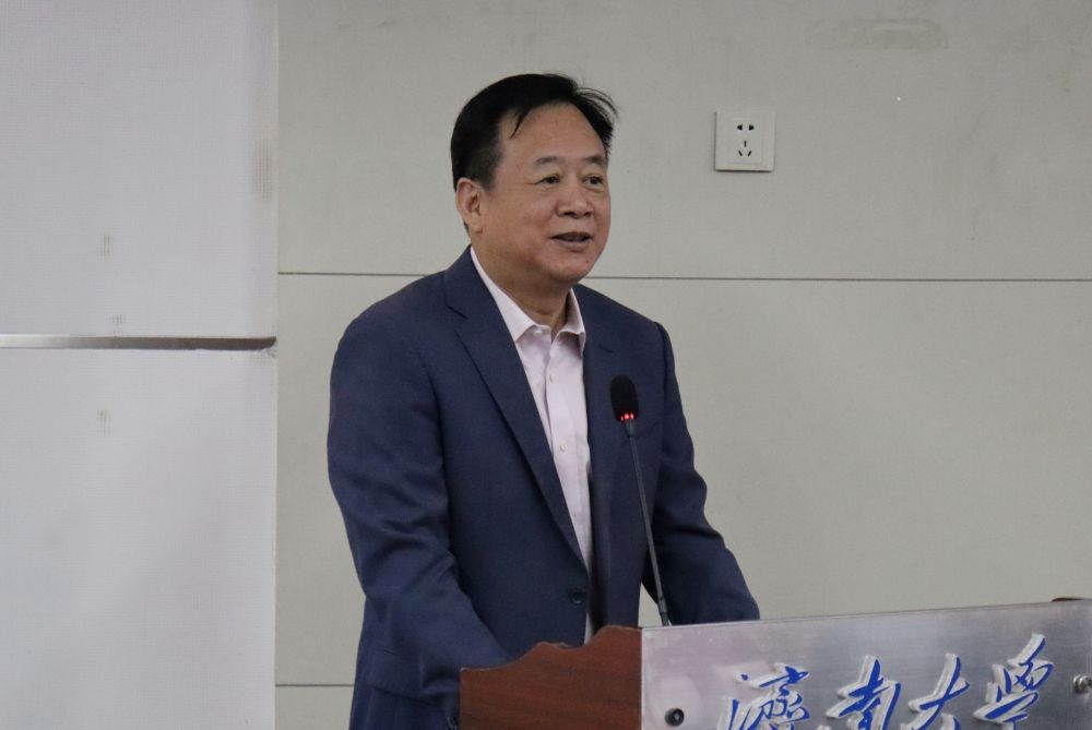 济南大学校友会会长张伟_副本.jpg